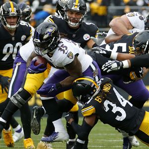 Pittsburgh, United States. 24th Dec, 2022. Pittsburgh Steelers defensive  tackle Cameron Heyward (97) celebrates of the 13-10 Steelers win against  the Las Vegas Raiders with Pittsburgh Steelers defensive tackle Larry  Ogunjobi (99)