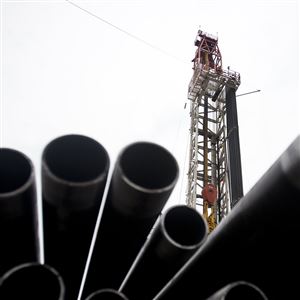 Natural Gas Workers Navigate Energy S Boom And Bust Pittsburgh - threaded drilling pipes are stacked at a hydraulic fracturing site owned by eqt corp located