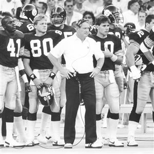 Chuck Noll, Steelers coach who won 4 Super Bowls, dies at 82