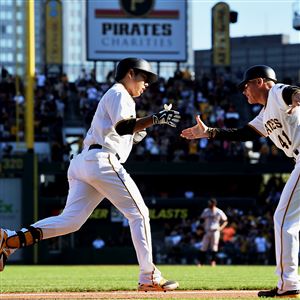 Pirates third base coach Joey Cora embraces mental approach to base running