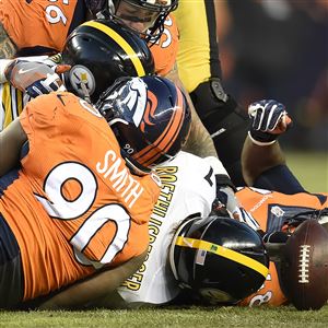 Fitzgerald Toussaint fumbles, fans blame retired Steeler