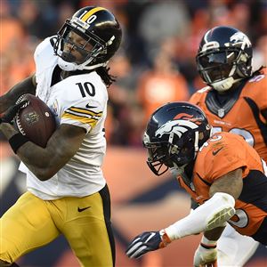 Fitzgerald Toussaint fumbles, fans blame retired Steeler