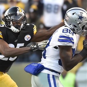 Elliott scores twice late, Cowboys top Steelers 35-30