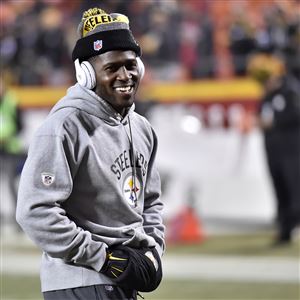 Terrible Towel Tales: Antonio Brown says Mike Tomlin needs to get out of  Pittsburgh - Behind the Steel Curtain