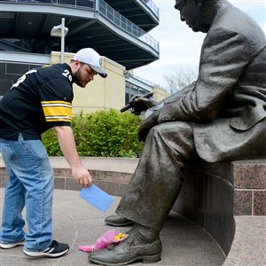 Art Rooney II recalls family vacations, station wagon rides with Dad