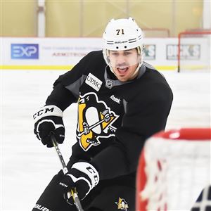 Matt Niskanen says crosscheck to Sidney Crosby unintentional