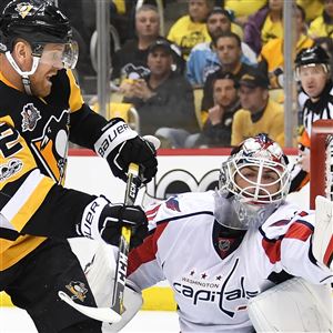 Fleury uses his helmet to take subtle shot at Niskanen