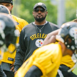 Pittsburgh Steelers' Alejandro Villanueva Informed Mike Tomlin He'd Honor  Fallen Veteran on Helmet - Sports Illustrated Pittsburgh Steelers News,  Analysis and More