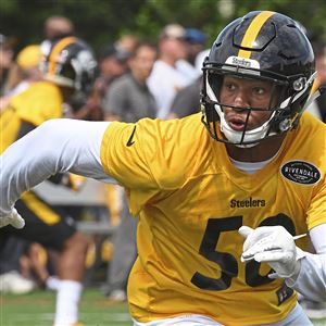 Pittsburgh Steelers linebacker Ryan Shazier attends practice for