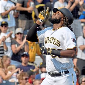 Why We Could Start to See Power From Josh Bell in 2016 – Pirates