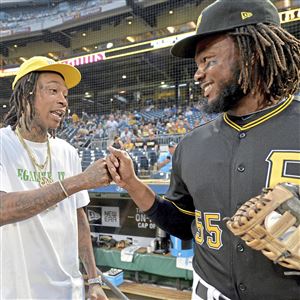 On the mound for two playoff Game 7s, Charlie Morton won the World