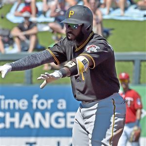 Pirates GM Huntington insists Kang will remain in Pittsburgh