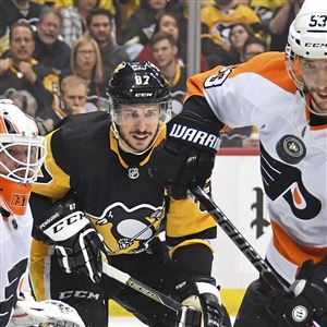 Carter Rowney wins Stanley Cup -- and lets his baby sleep in it