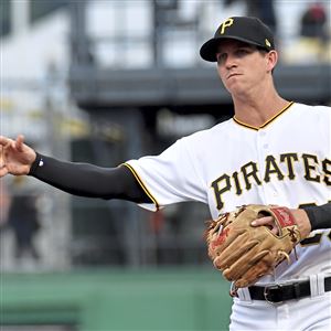 Pirates' Kingham loses perfect game in 7th in his MLB debut