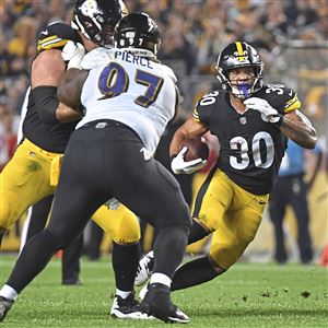 Joe Flacco throws 2 TDs as Ravens trip up Steelers, 26-14