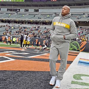 SEE IT: Ryan Shazier celebrates with Steelers from hospital bed