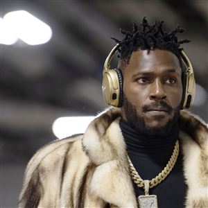 Antonio Brown reportedly says he'd retire over helmet: Here's why it's now  banned by the NFL 