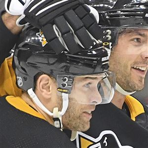 Hornqvist's natural hat trick leads Penguins by Avs