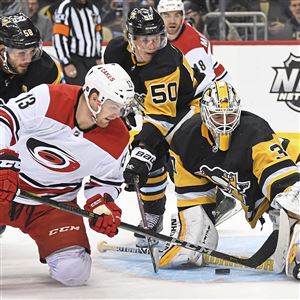 Brian Dumoulin hilariously pays off breakaway bet by sporting old-school  gear at practice