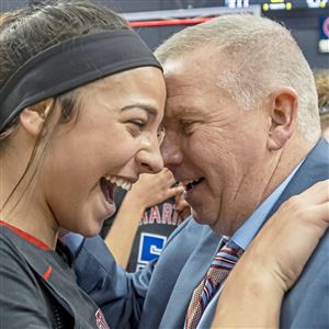 Penn Hills graduate and star player Bill Fralic covers team's hotel costs  for early arrival at state championship