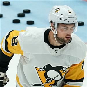 DK's Daily Shot of Penguins: Is Teddy Blueger lonely?