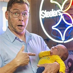 Pittsburgh Dad' marks 10 years by pitching Aaron Rodgers on joining the  Steelers