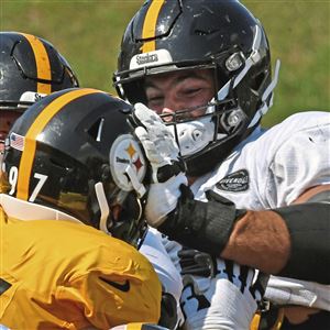 Steelers don 'DD' sticker on their helmets in honor of the Darryl Drake -  Behind the Steel Curtain