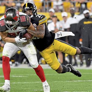 Devin Bush Holding #1 Jersey @ Draft Unsigned 8x10 Photo