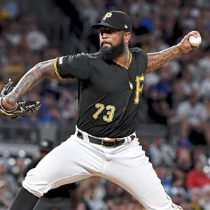 Pirates closer Vazquez arrested on child pornography charges