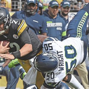 Photo: Seahawks defensive tackle Quinton Jefferson (99) celebrates