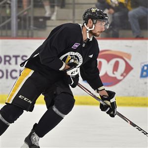Tristan Jarry sporting new white pads at Pens practice - BVM Sports