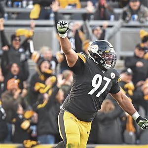 Photo: Steelers Hines Ward Teases Polamalu Hair in Pittsburgh -  PIT2010090201 