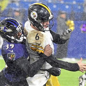 Monroe Football Alum Tuzar Skipper '15 Signs with NFL's Pittsburgh