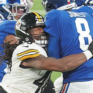 Pittsburgh Steelers' Alejandro Villanueva replaces Antwon Rose Jr.'s name  on his helmet with the name of a slain veteran