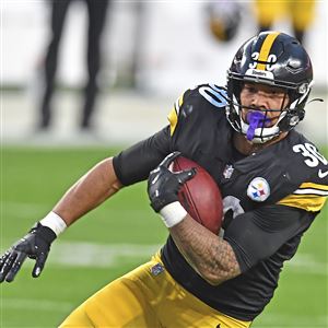 Free-agent RB James Conner visiting Cardinals