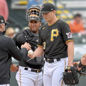 Todd Frazier opts out of contract with Pirates