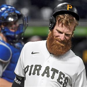 Pirates' Ke'Bryan Hayes, son of ex-Yankees, Phillies star Charlie Hayes,  explains being called out on home run 