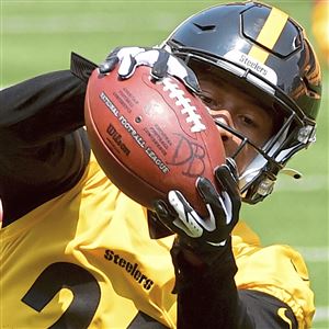 Kevin Dotson reported to Steelers training camp in a Jerome Bettis Super  Bowl XL jersey