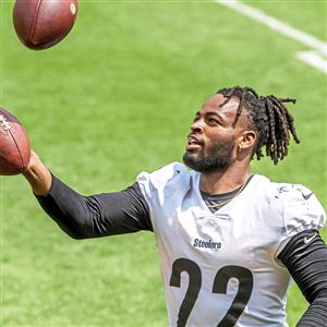 Pittsburgh Steelers punter Pressley Harvin III (6) warms up before an NFL  football game, Monday, November 8, 2021 in Pittsburgh. (AP Photo/Matt  Durisko Stock Photo - Alamy