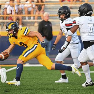 Steelers LS Christian Kuntz brings pickleball to youth