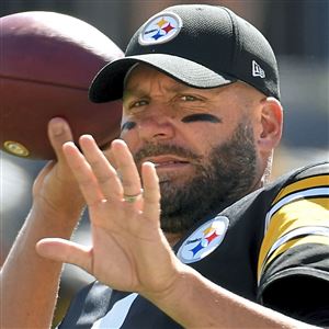 Steelers vs Falcons: Cameron Heyward cheers brother in dad's jersey