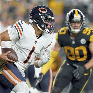 Despite late comeback, Bears lose to Steelers 29-27