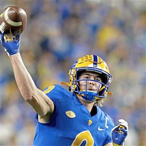 Pitt Quarterback Kenny Pickett will forgo Peach Bowl against