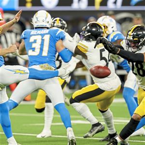 Steelers keep continuity on secondary, special teams by re-signing Arthur  Maulet and Miles Killebrew 