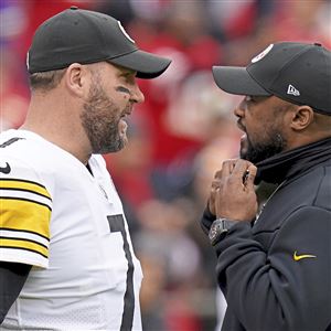 KANSAS CITY, MO - DECEMBER 26: Pittsburgh Steelers punter Corliss Waitman  (10) before an NFL game between the Pittsburgh Steelers and Kansas City  Chiefs on Dec 26, 2021 at GEHA Field at