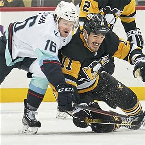 Mark Borowiecki Takes Cross-Check To The Face From Evgeni Malkin 