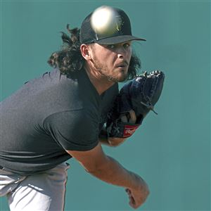 Pirates offense struggles to solve Astros' ground-ball machine