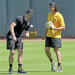 Daniel Vogelbach, Heath Hembree welcome 'opportunity' to earn regular  roles, help young Pirates