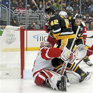 Penguins power past Red Wings 11-2 behind Malkin's hat trick - The