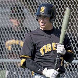 MLB Scout's Video View: Analyzing Pirates Prospect Oneil Cruz — College  Baseball, MLB Draft, Prospects - Baseball America